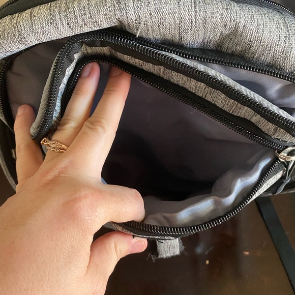 Eddie Bauer Travel Diaper Bag - Picture 3 of 7